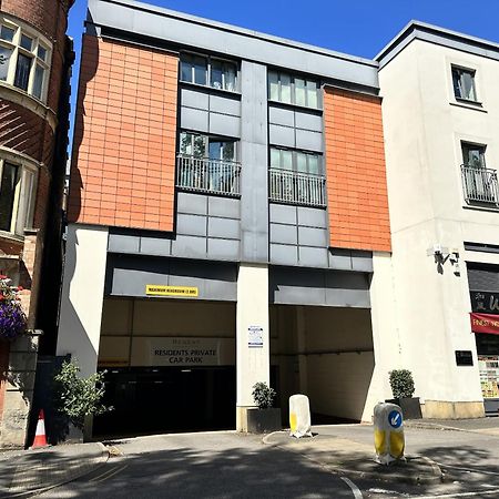 Stunning 2-Bed Town Centre Apartment - Hosted By Hutch Lifestyle 레밍톤 외부 사진