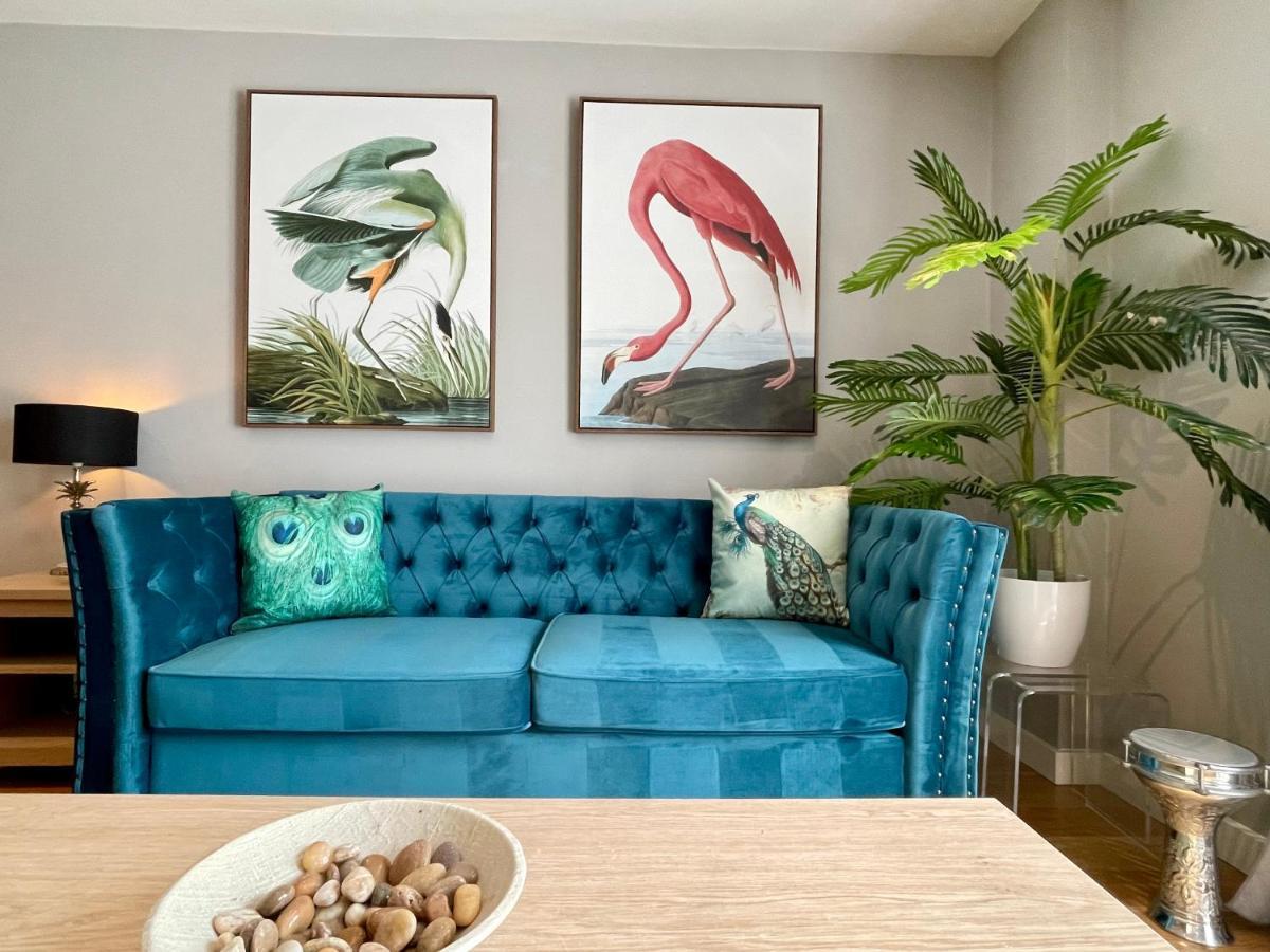 Stunning 2-Bed Town Centre Apartment - Hosted By Hutch Lifestyle 레밍톤 외부 사진