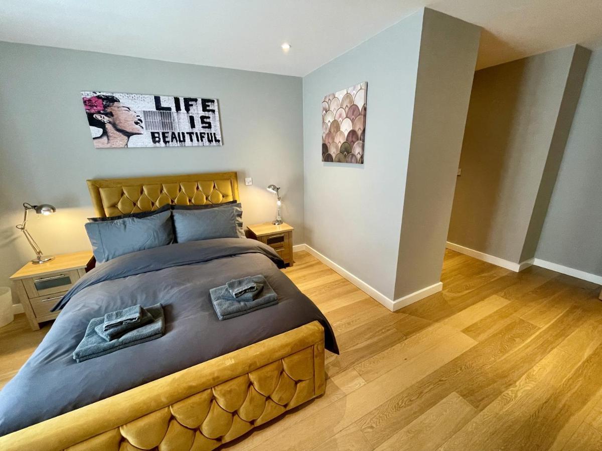 Stunning 2-Bed Town Centre Apartment - Hosted By Hutch Lifestyle 레밍톤 외부 사진