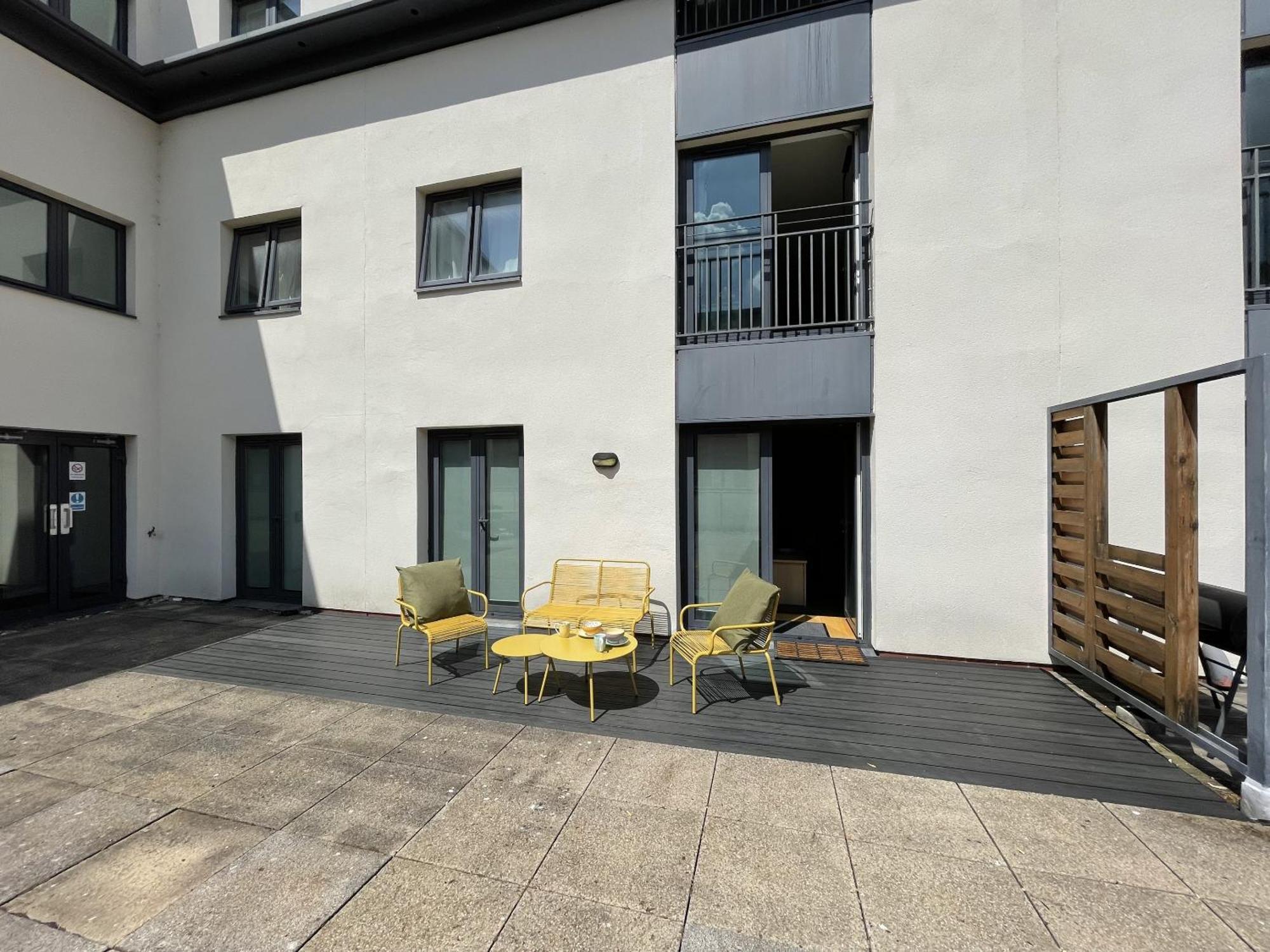 Stunning 2-Bed Town Centre Apartment - Hosted By Hutch Lifestyle 레밍톤 외부 사진
