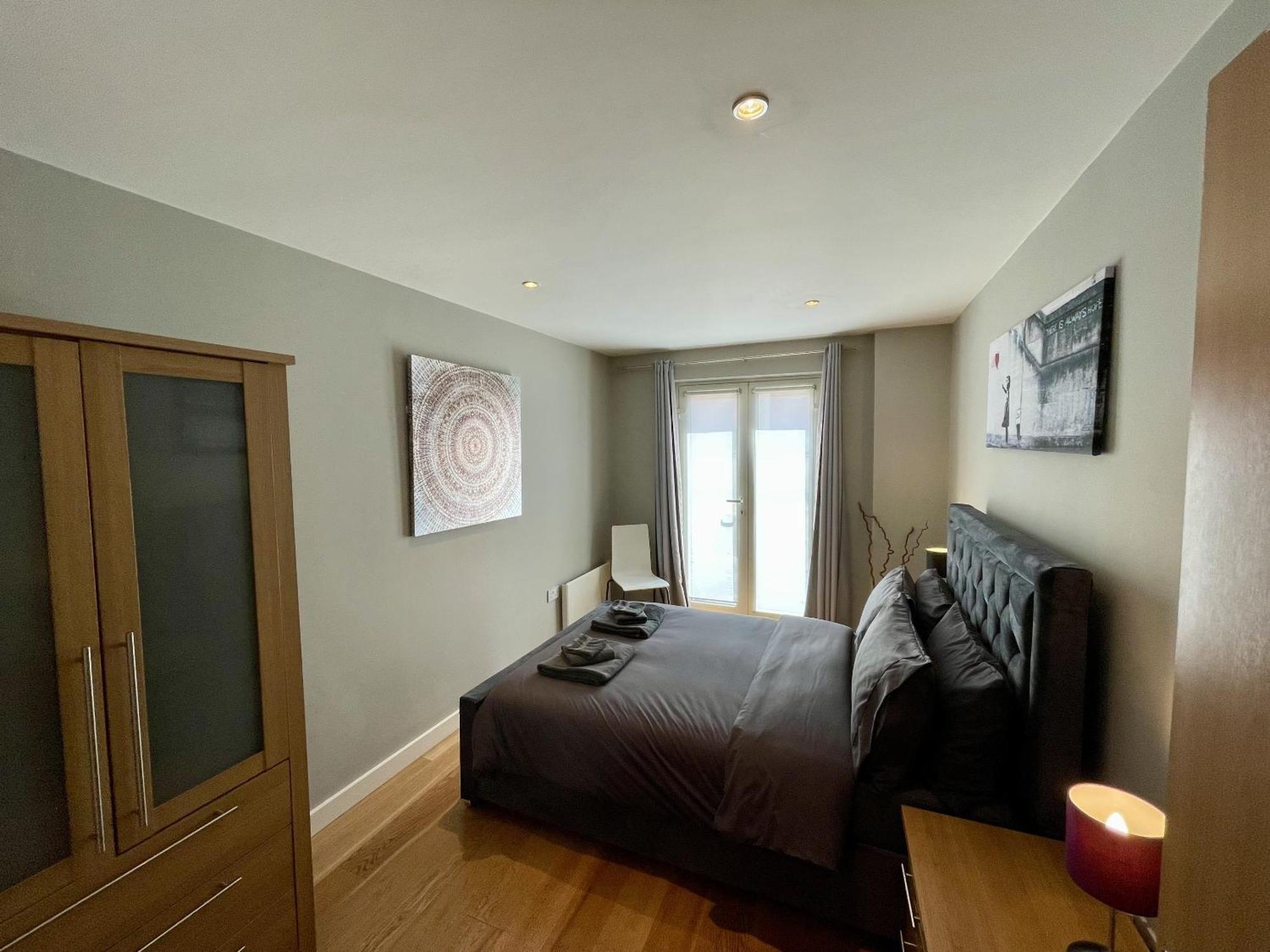 Stunning 2-Bed Town Centre Apartment - Hosted By Hutch Lifestyle 레밍톤 외부 사진
